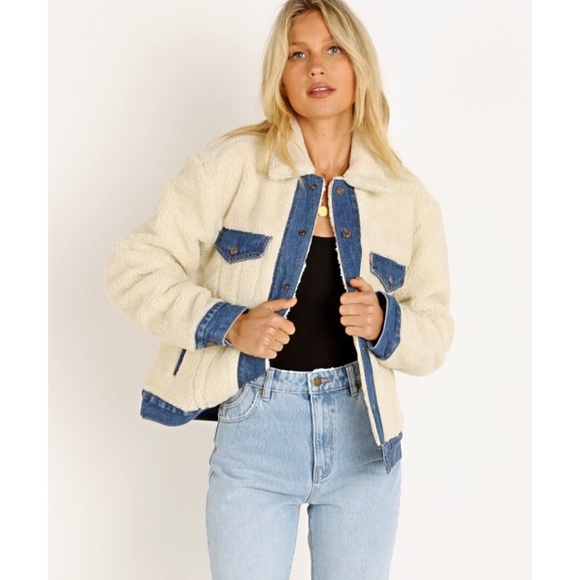 Levi’s Ex Boyfriend Sherpa Pieced Trucker Jacket L